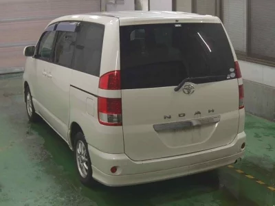 Toyota NOAH  с аукциона в Японии