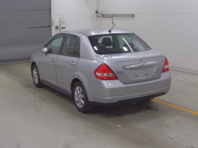 Nissan TIIDA LATIO