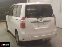 Toyota NOAH лот № 4134 оценка 3.5  с аукциона в Японии 1