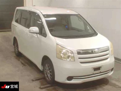 Toyota NOAH  с аукциона в Японии