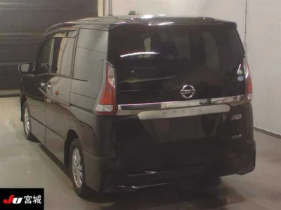Nissan SERENA  с аукциона в Японии