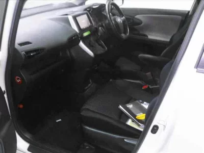 Toyota WISH  с аукциона в Японии