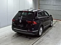 Volkswagen TIGUAN лот № 1049 оценка 4.5  с аукциона в Японии 4