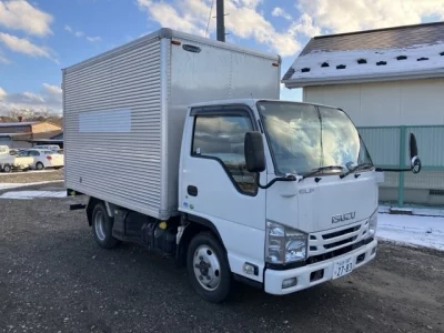 Isuzu ELF  с аукциона в Японии