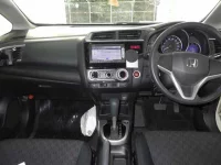 Honda FIT лот № 185 оценка 3.5  с аукциона в Японии 5