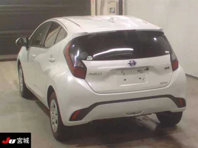 Toyota AQUA  с аукциона в Японии