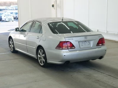 Toyota CROWN  с аукциона в Японии