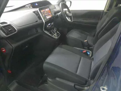 Nissan SERENA  с аукциона в Японии