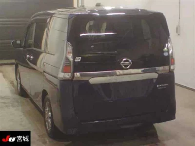 Nissan SERENA  с аукциона в Японии