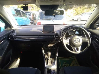 Mazda DEMIO  с аукциона в Японии