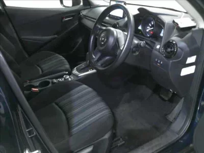 Mazda MAZDA2  с аукциона в Японии