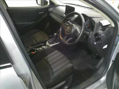 Mazda MAZDA2  с аукциона в Японии