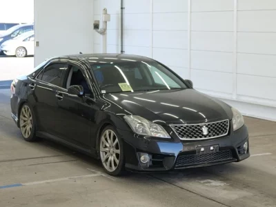 Toyota CROWN  с аукциона в Японии