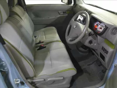 Toyota PIXIS SPACE  с аукциона в Японии