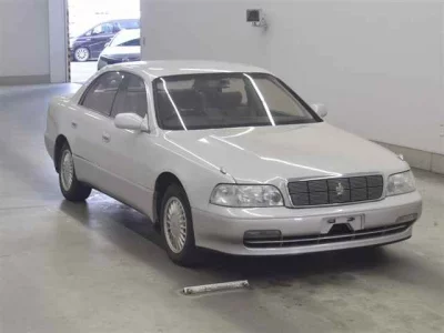 Toyota CROWN  с аукциона в Японии