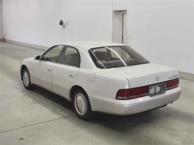 Toyota CROWN  с аукциона в Японии