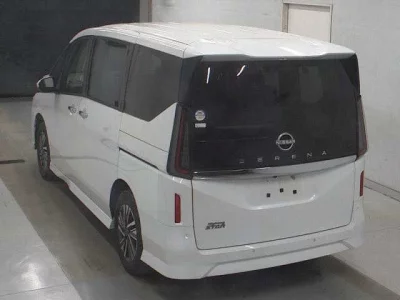 Nissan SERENA  с аукциона в Японии