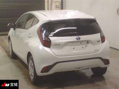 Toyota AQUA  с аукциона в Японии
