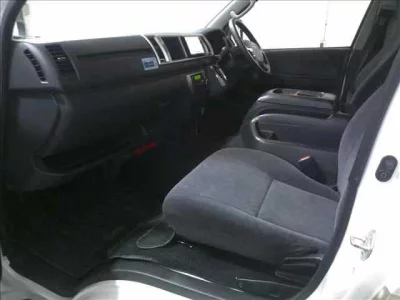 Toyota HIACE  с аукциона в Японии