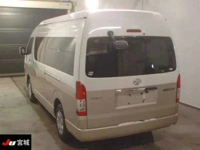Toyota HIACE  с аукциона в Японии