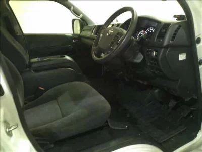 Toyota HIACE  с аукциона в Японии