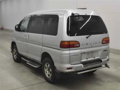 Mitsubishi DELICA