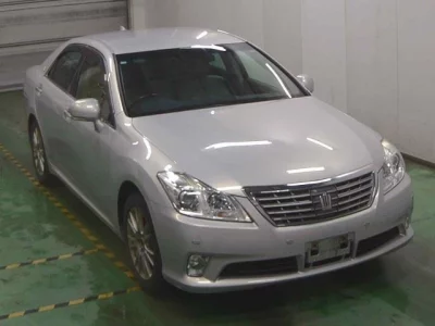 Toyota CROWN  с аукциона в Японии