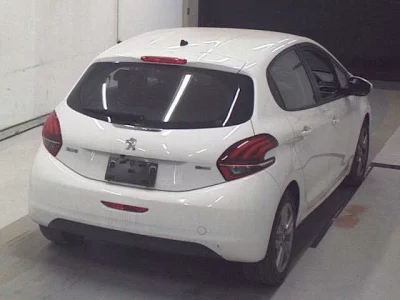 Peugeot 208  с аукциона в Японии