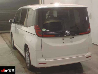 Toyota NOAH  с аукциона в Японии