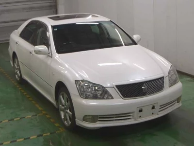 Toyota CROWN  с аукциона в Японии