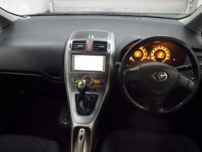 Toyota AURIS  с аукциона в Японии