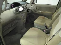 Toyota PORTE лот № 4203 оценка 3.5  с аукциона в Японии 2