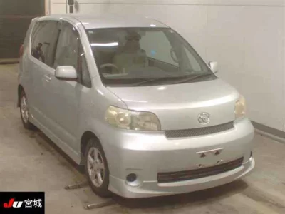 Toyota PORTE  с аукциона в Японии