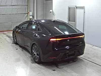 Toyota PRIUS  с аукциона в Японии