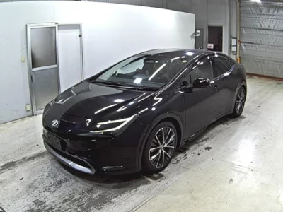 Toyota PRIUS  с аукциона в Японии