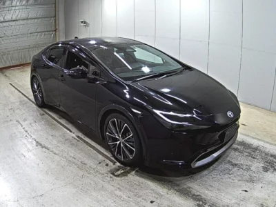 Toyota PRIUS  с аукциона в Японии