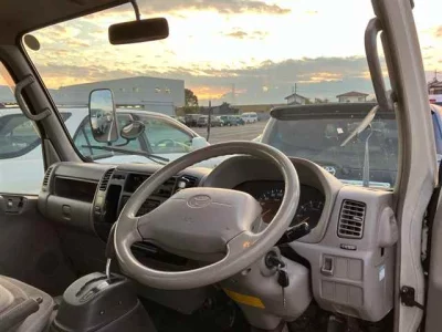 Toyota DYNA  с аукциона в Японии