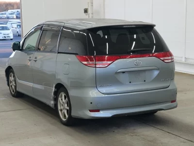 Toyota ESTIMA  с аукциона в Японии