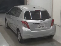 Toyota VITZ лот № 3043 оценка 3  с аукциона в Японии 1