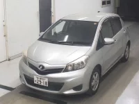 Toyota VITZ лот № 3043 оценка 3  с аукциона в Японии 3