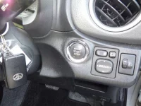 Toyota VITZ лот № 3043 оценка 3  с аукциона в Японии 5