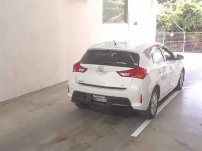 Toyota AURIS  с аукциона в Японии