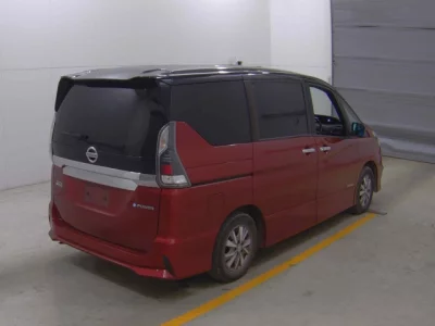 Nissan SERENA  с аукциона в Японии