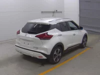 Nissan KICKS лот № 52 оценка 3.5  с аукциона в Японии 3