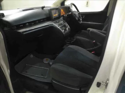 Nissan ELGRAND  с аукциона в Японии