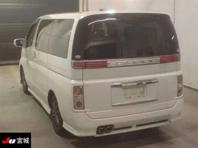 Nissan ELGRAND  с аукциона в Японии