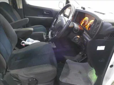 Nissan ELGRAND  с аукциона в Японии