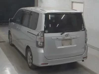 Toyota VOXY лот № 3057 оценка 4  с аукциона в Японии 1