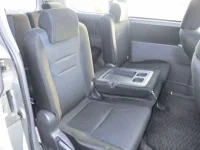 Toyota VOXY лот № 3057 оценка 4  с аукциона в Японии 6