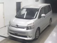 Toyota VOXY лот № 3057 оценка 4  с аукциона в Японии 3